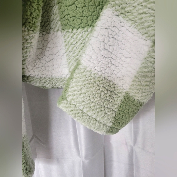 Buffbunny - Reversible Fleece - Picture 3 of 3